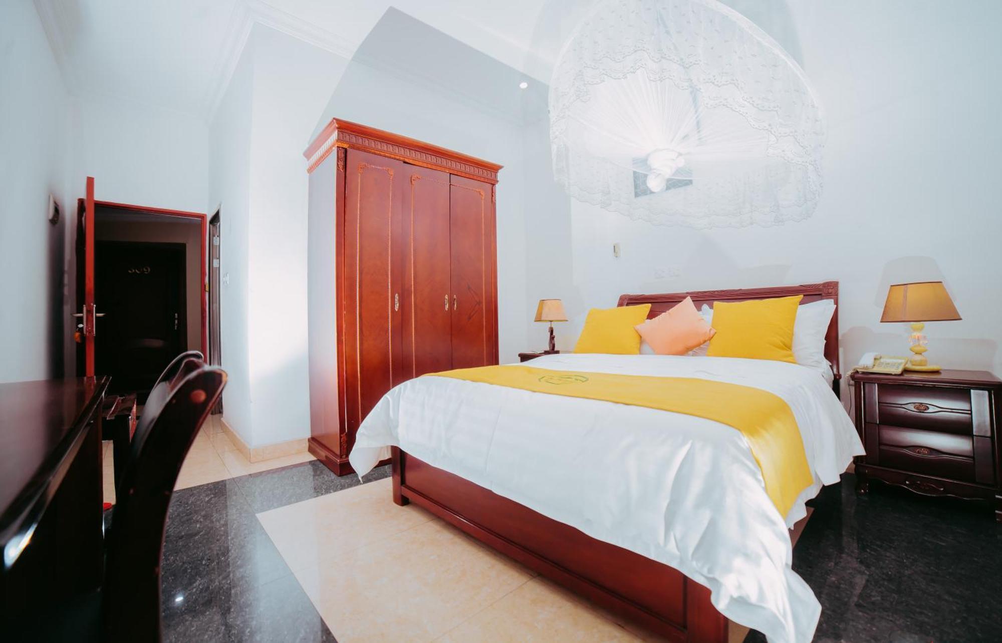 City Hill Hotel บุจัมบุรา ภายนอก รูปภาพ