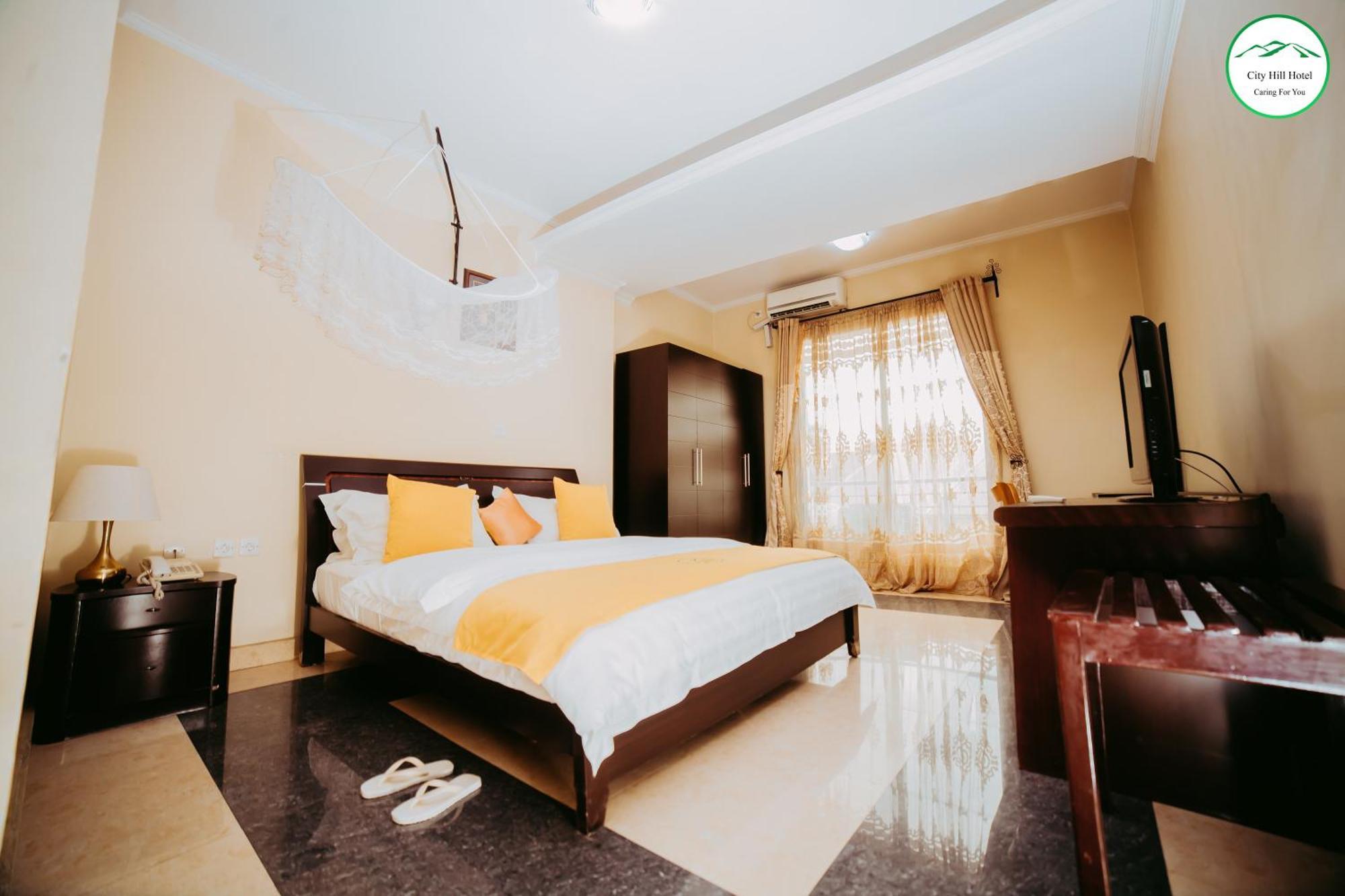 City Hill Hotel บุจัมบุรา ภายนอก รูปภาพ
